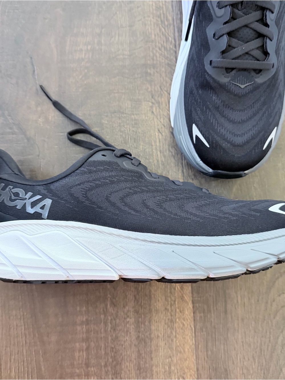 NEW HOKA Arahi 6 Running Shoes | Black/White | Size: 9.5 - Picture 7 of 9